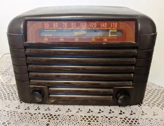 home_ent/216 bakelite case.jpg